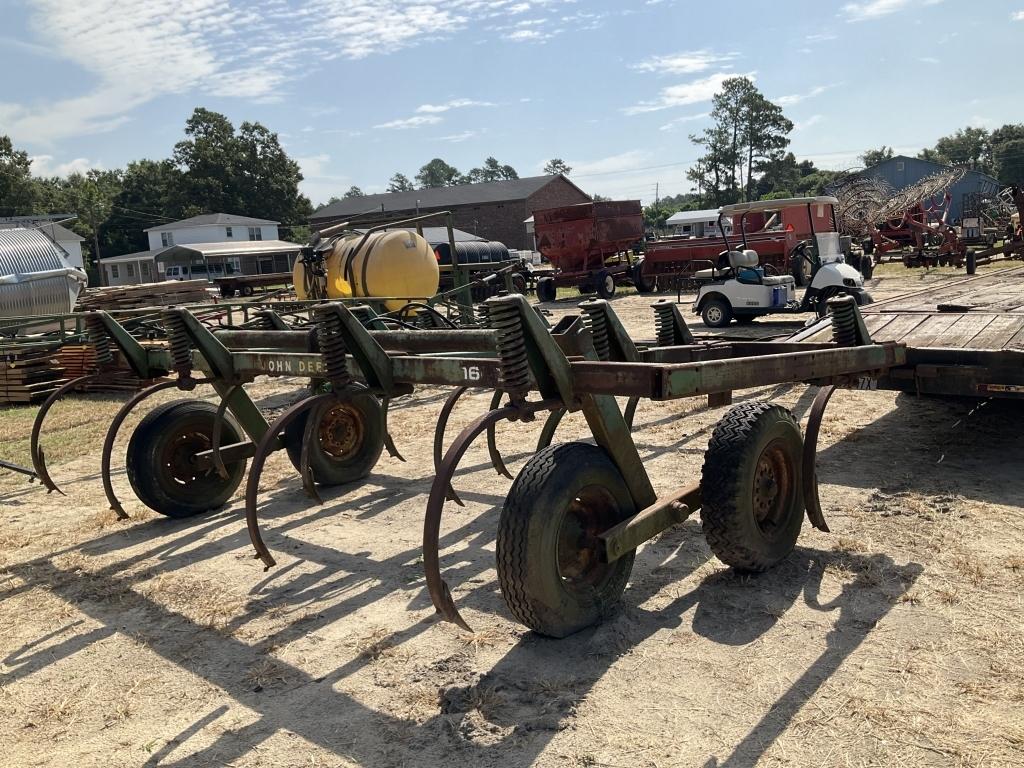 (165)JOHN DEERE 12 SHANK CHISEL PLOW - PULL TYPE