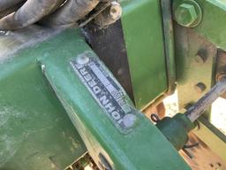 (736)JOHN DEERE 7000 6 ROW PLANTER - 3PT HITCH