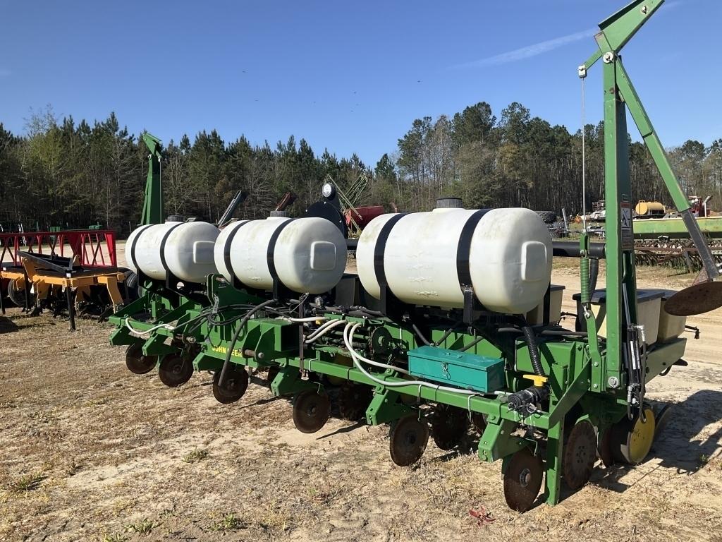 (736)JOHN DEERE 7000 6 ROW PLANTER - 3PT HITCH