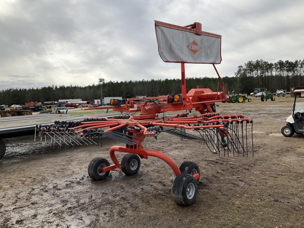 (235)KUHN GA4521GTH HAY RAKE