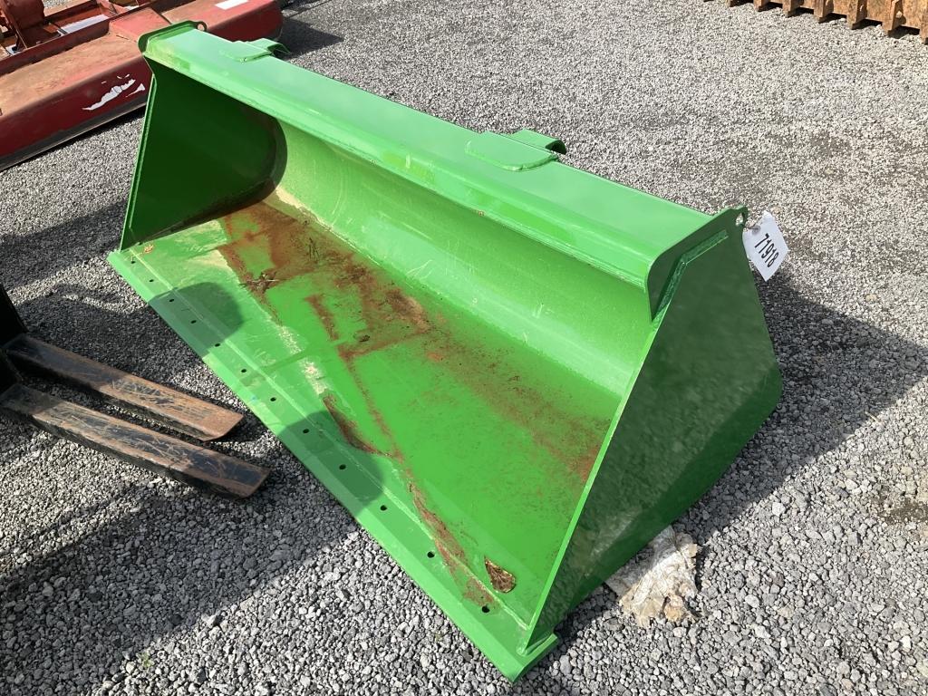 (172)JOHN DEERE 6' BUCKET