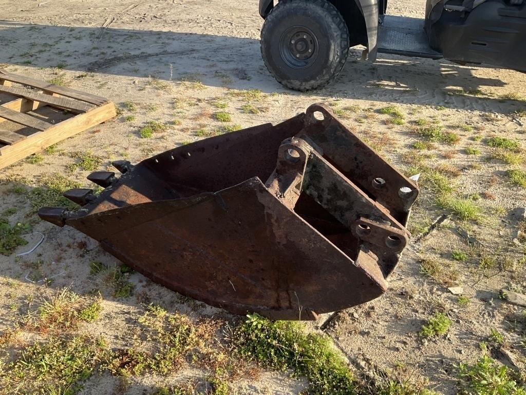 (234)18" BACKHOE BUCKET