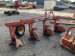 (421)MASSEY FERGUSON 4 BOTTOM PLOW