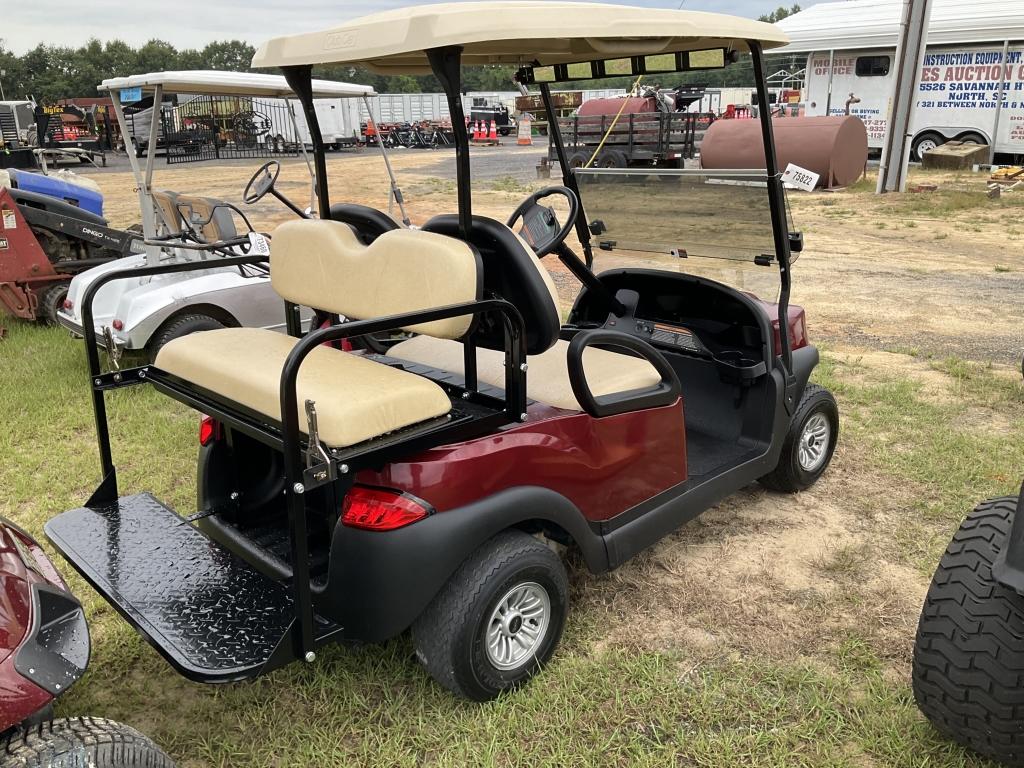 (12)2013 CLUB CAR GAS GOLF CART