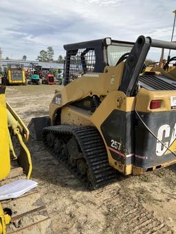 (211)CAT 257 TRACK SKID STEER