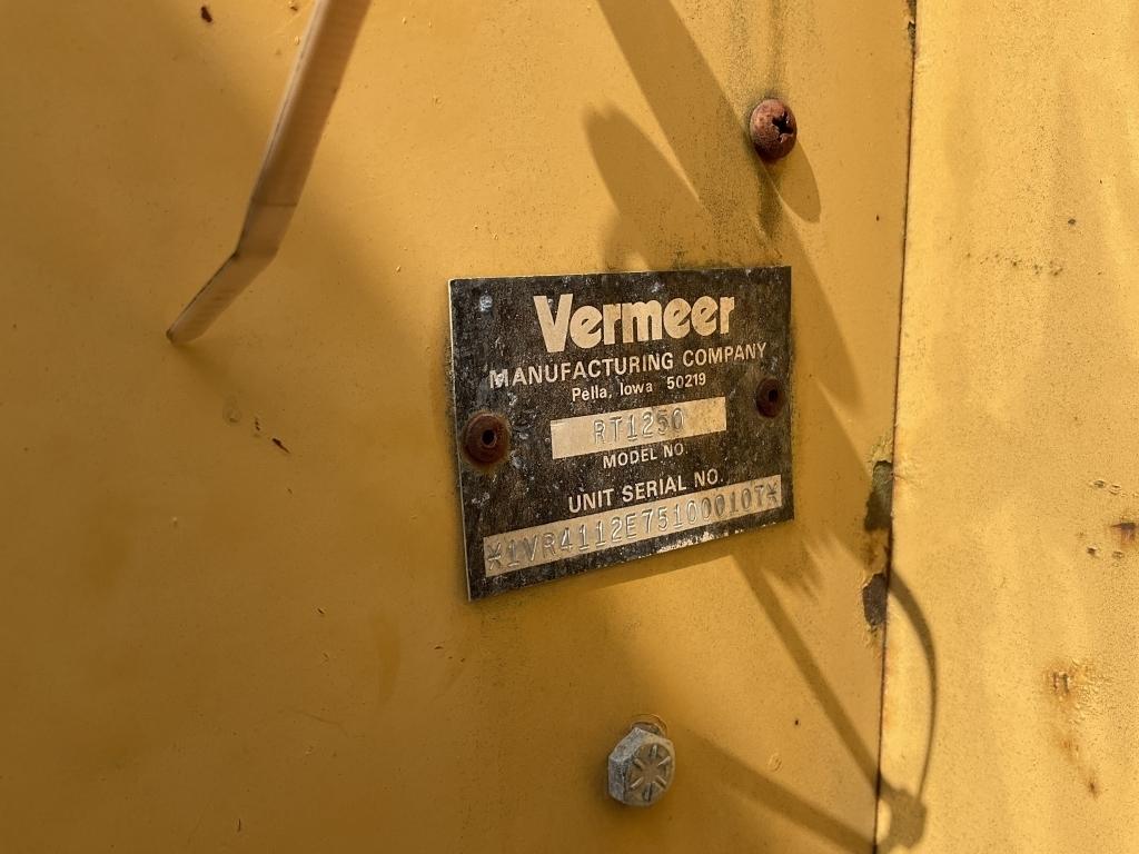 (200)VERMEER RT1250 TRENCHER