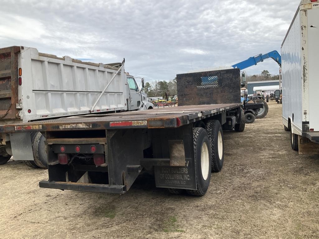 (233)2007 CHEVROLET T8500 FLAT BED TRUCK