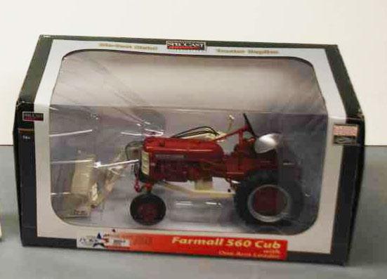 Farmall 560 Cub w/One Arm Loader