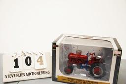 IH 1948 Farmall Cub Tractor with Model 174 Planter - SpecCast - Classic Series