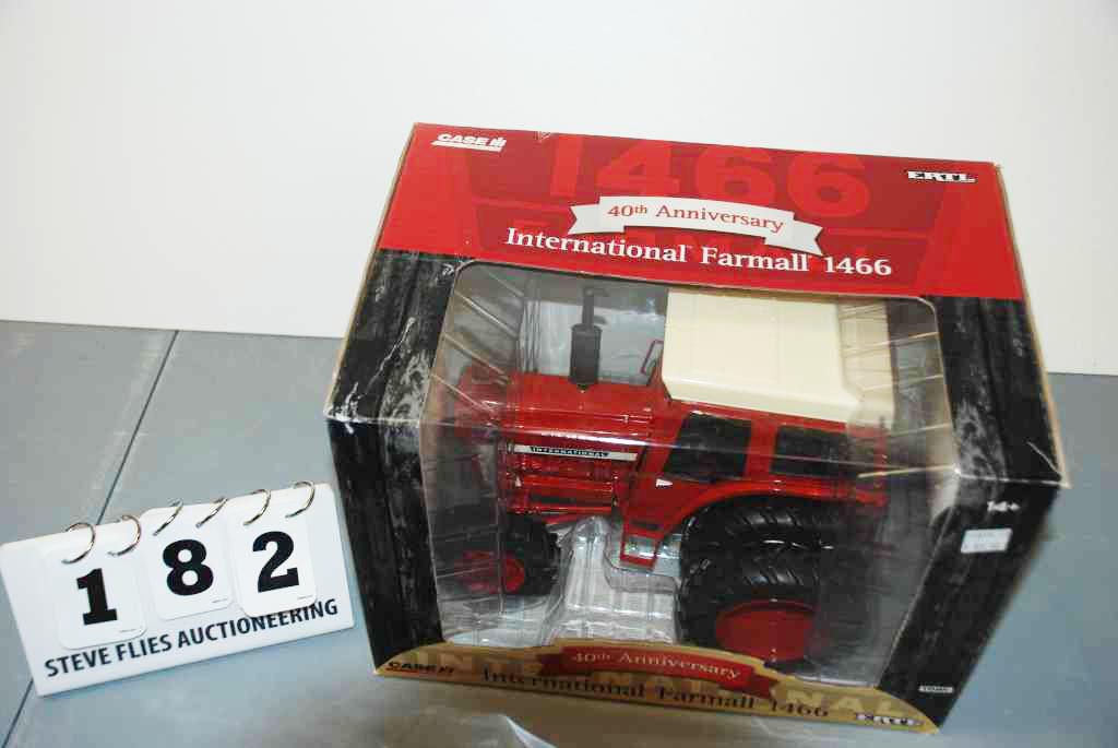 Case IH International Farmall 1466 Tractor - Ertl