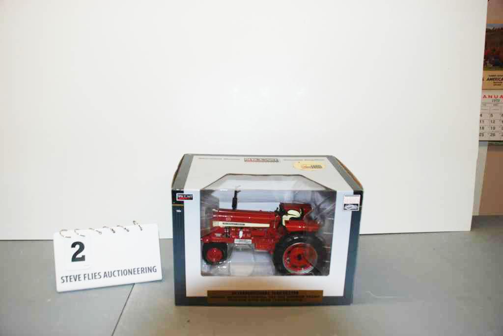 IH Farmall 544 Gas NF w/gear transmission - SpecCast Collectibles