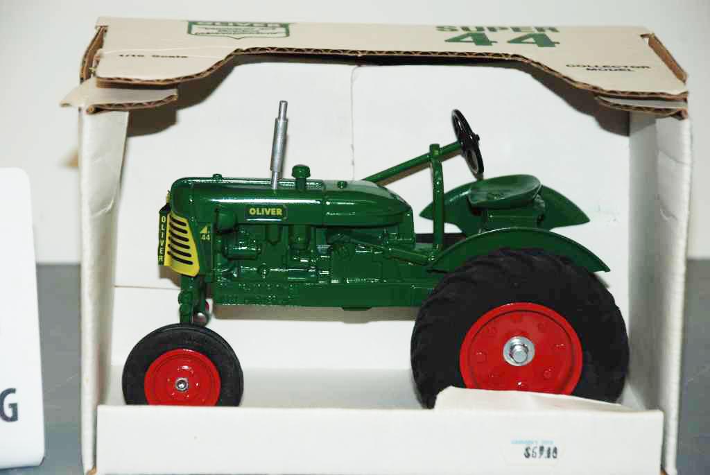 Oliver Super 44 Collector Model - SpecCast