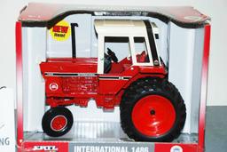 International 1486 WF Red Power Tractor - Ertl