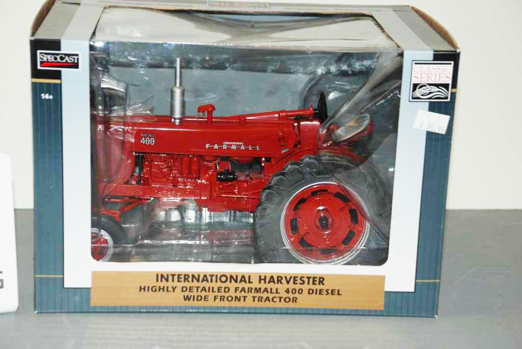 IH Farmall 400 Diesel WF Tractor - SpecCast - Classic Series