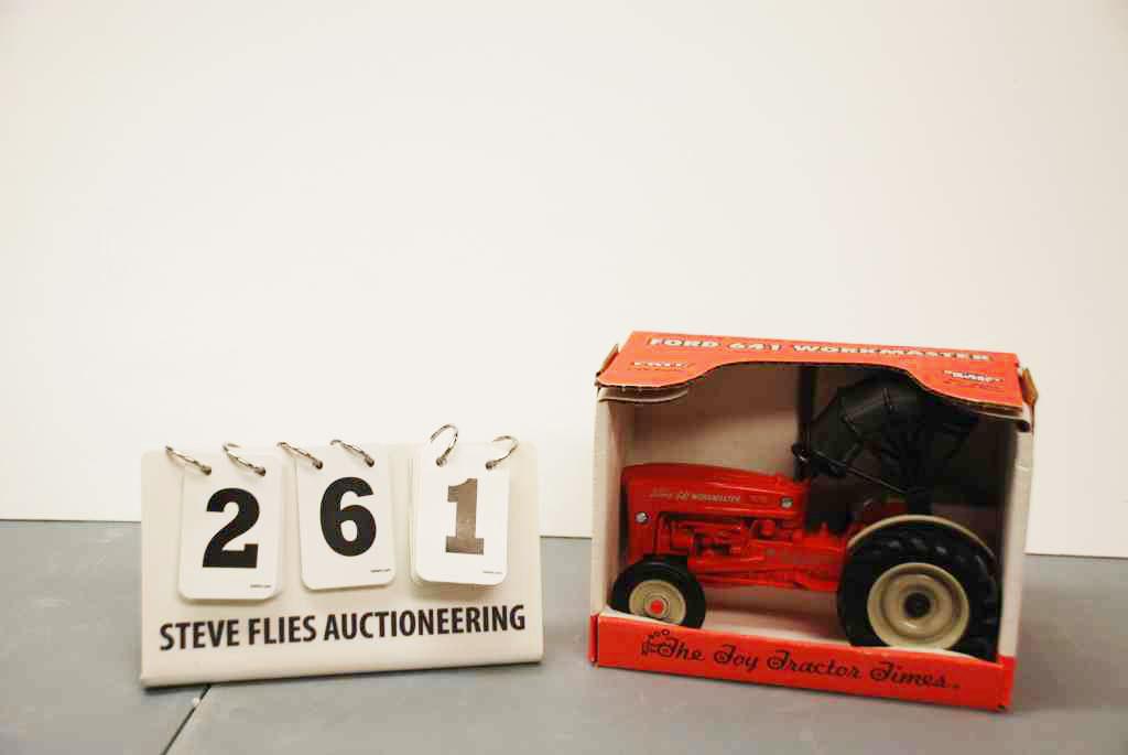 Ford 641 Workmaster - The Toy Tractor Times - Ertl