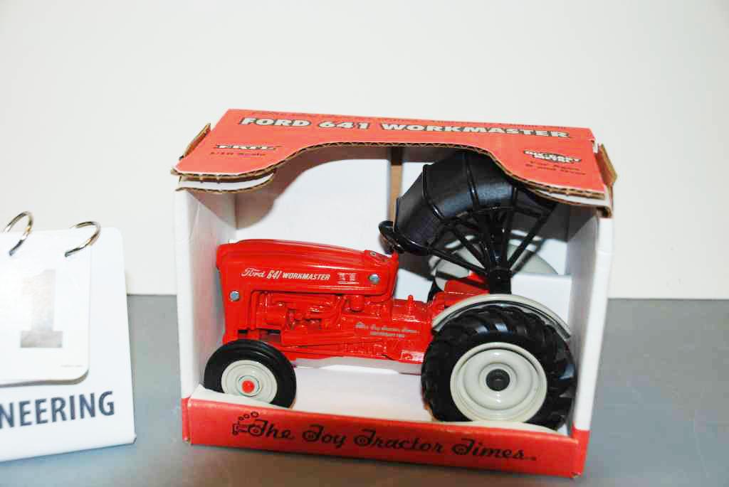 Ford 641 Workmaster - The Toy Tractor Times - Ertl