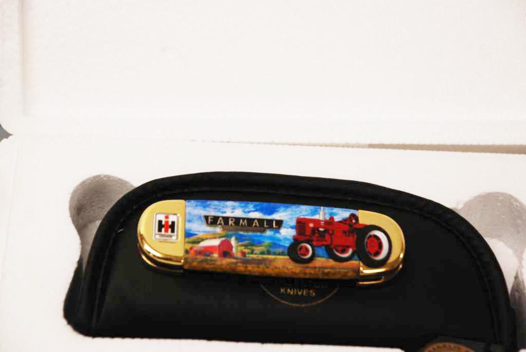 IH Farmall Franklin Mint Collector Knife & Case