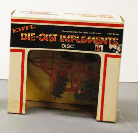 IH Disc - Ertl - 1/32 scale