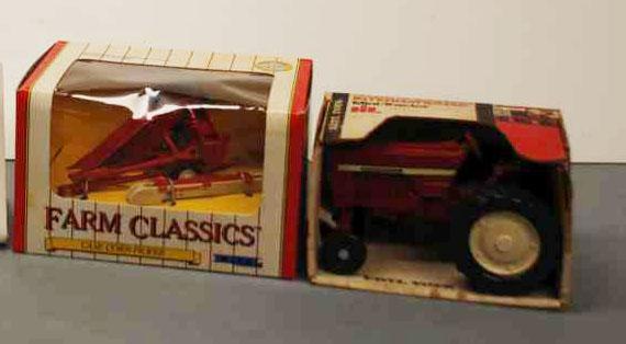 Farm Classics Case Corn Picker & Ertl IH Mini-Tractor