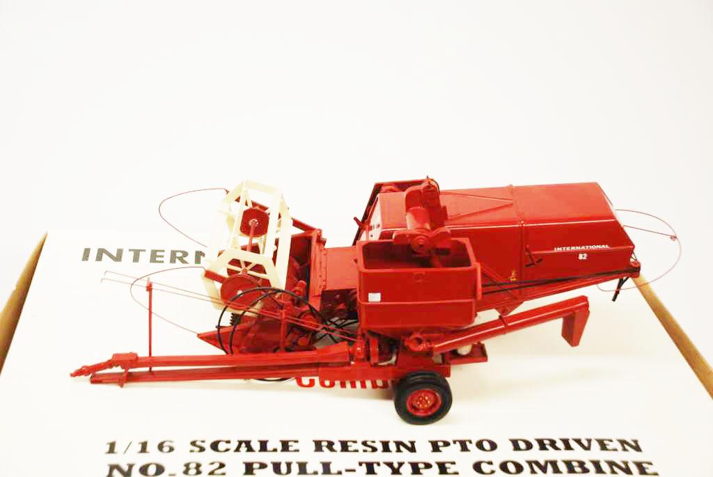 IH 82 Pull-Type Combine - SpecCast