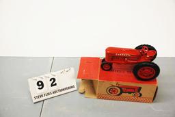 IH Farmall Tractor - Plastic