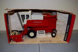 IH Combine Hydrostatic - Ertl (Damaged Box)