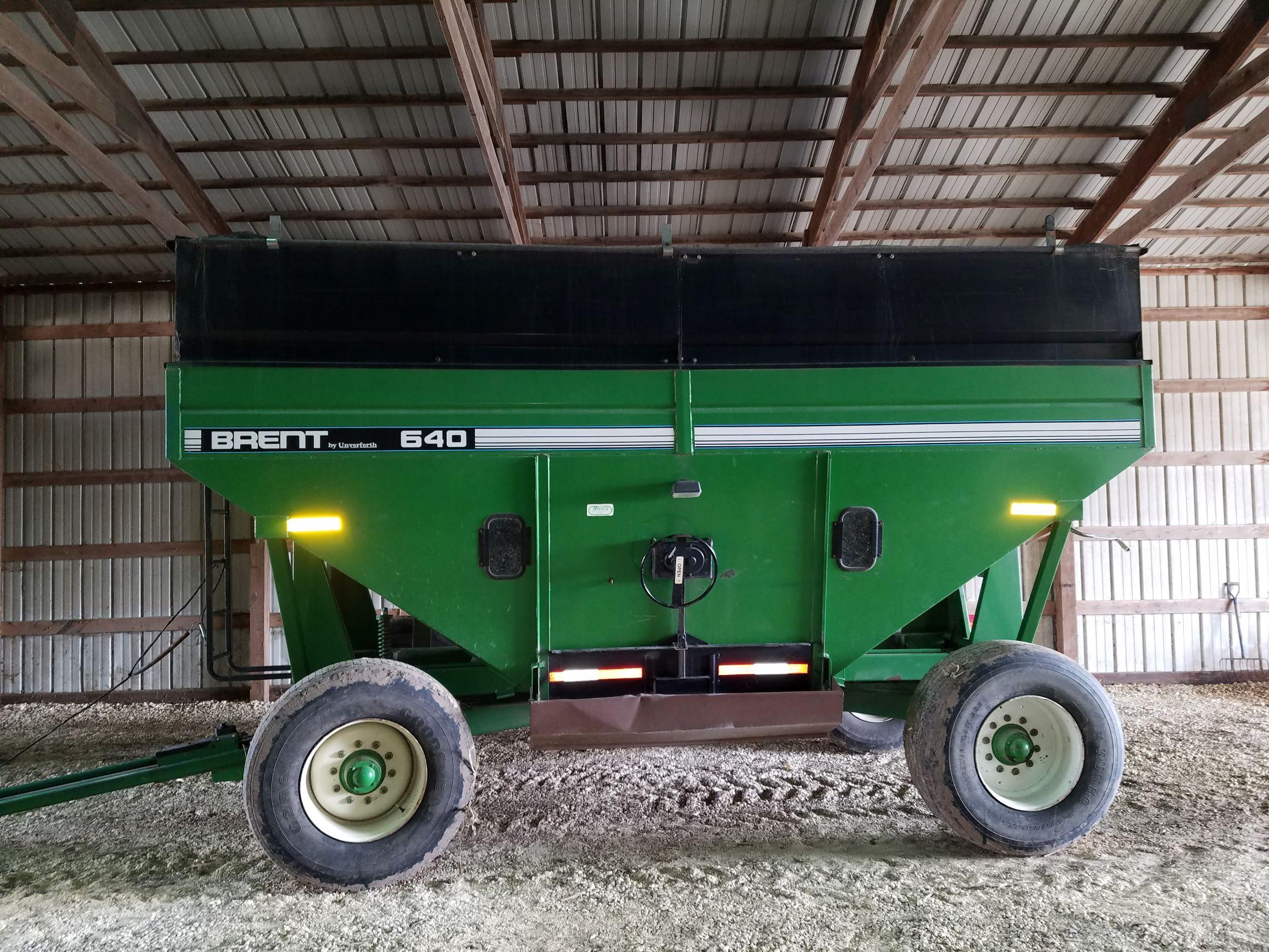 Brent Model 640 Gravity Wagon