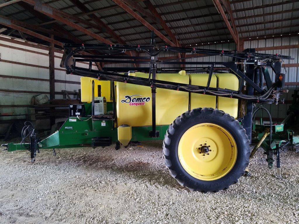 2005 Demco Conquest 1100 Gal. Sprayer