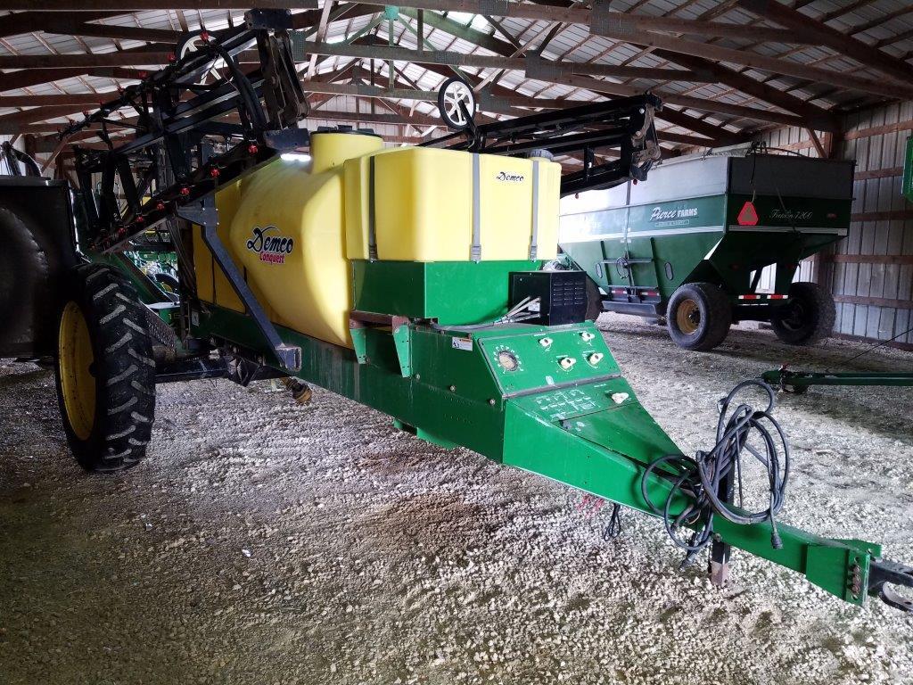 2005 Demco Conquest 1100 Gal. Sprayer