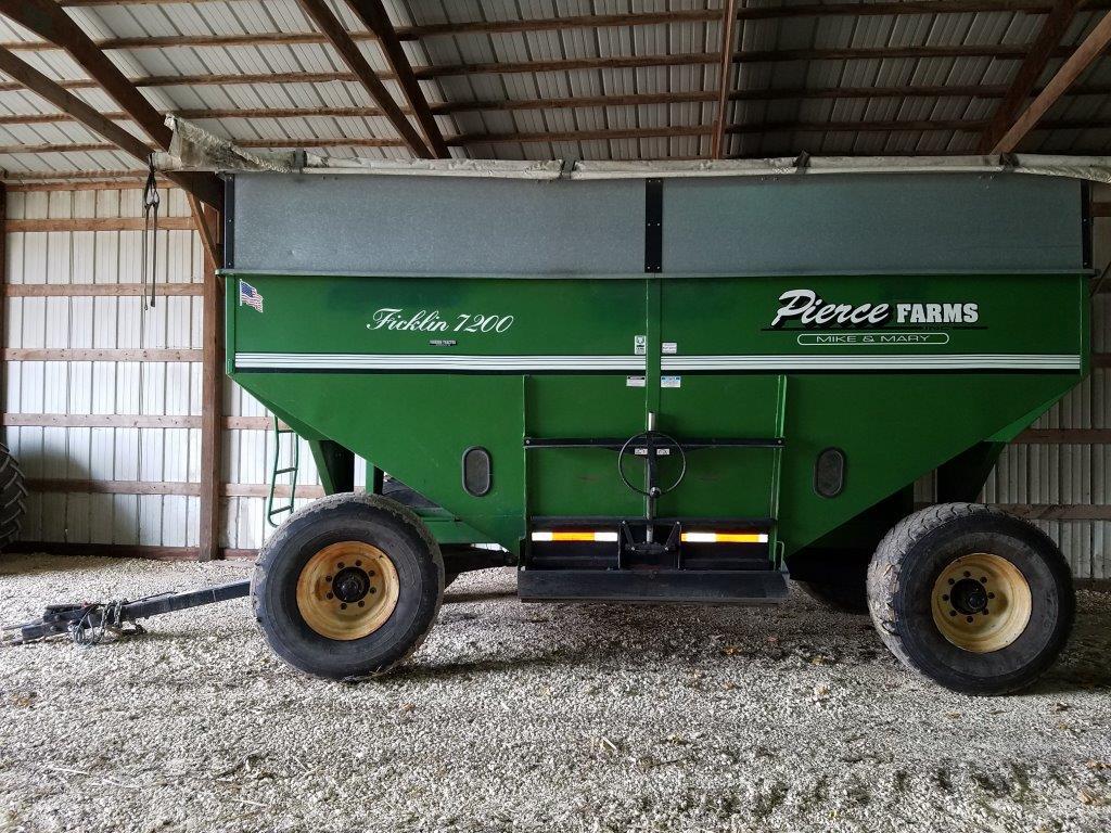 Ficklin Model 7200 Gravity Wagon