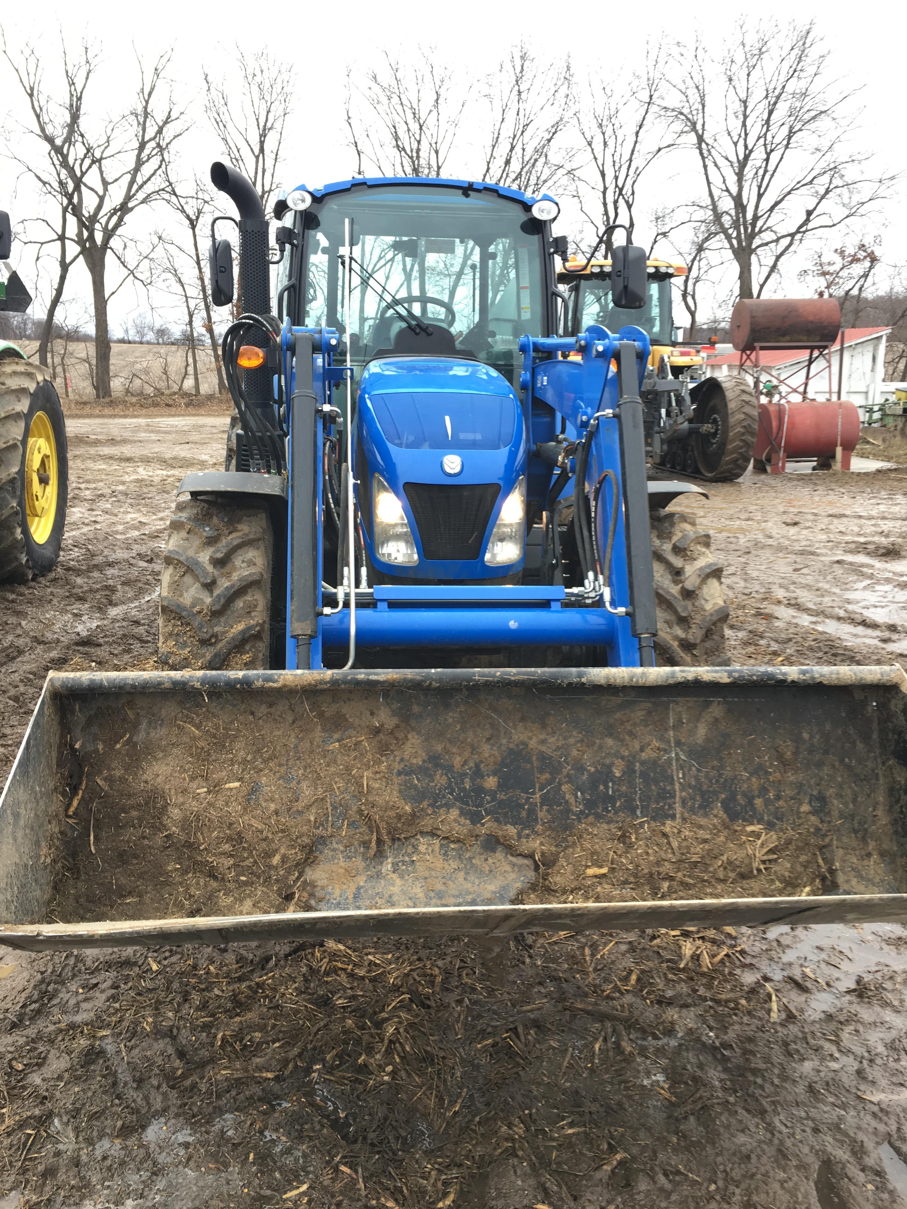 2017 New Holland T4.100 MFWD Tractor w/ New Holland 655TL Loader 7’ Bucket