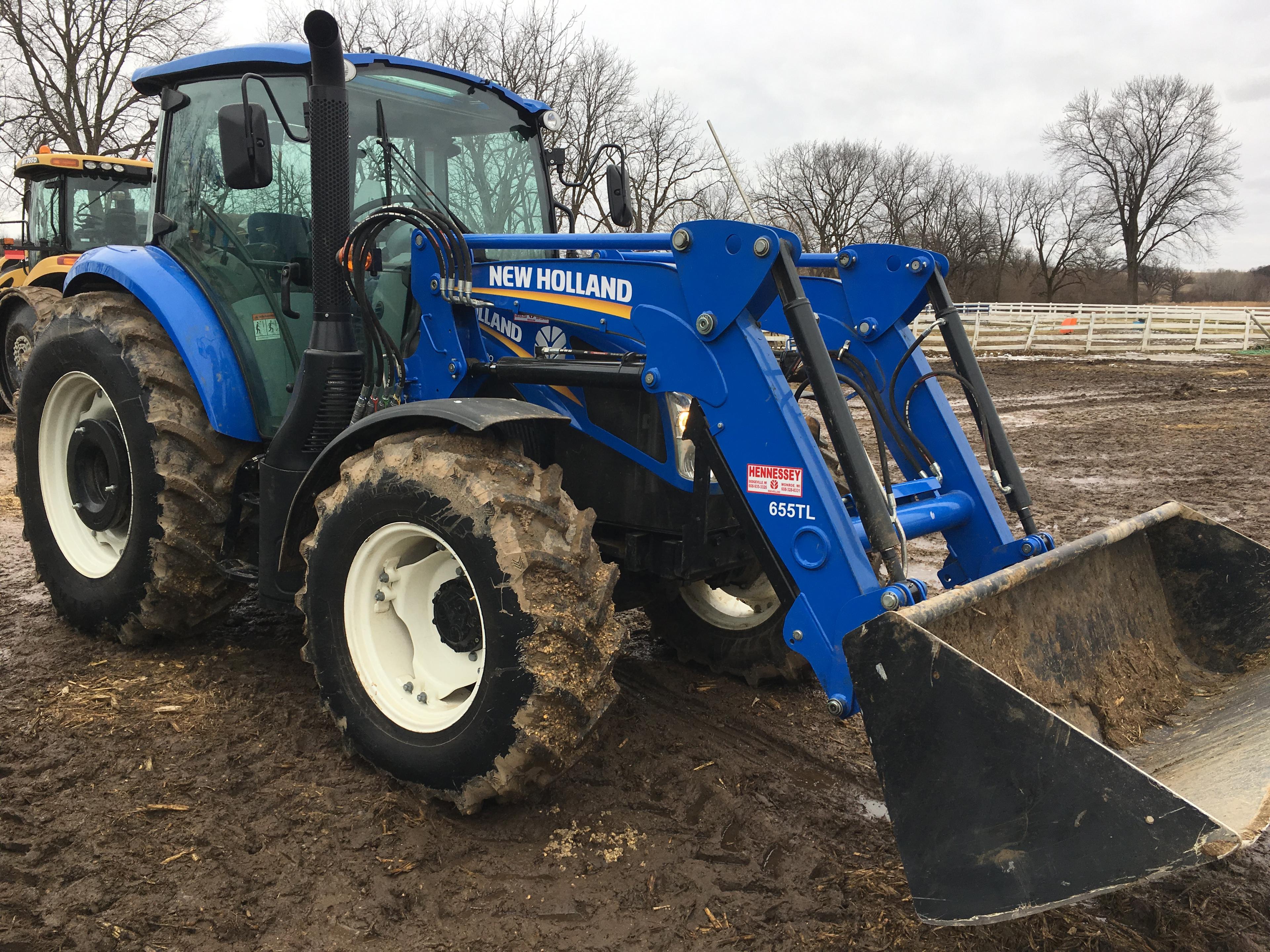 2017 New Holland T4.100 MFWD Tractor w/ New Holland 655TL Loader 7’ Bucket