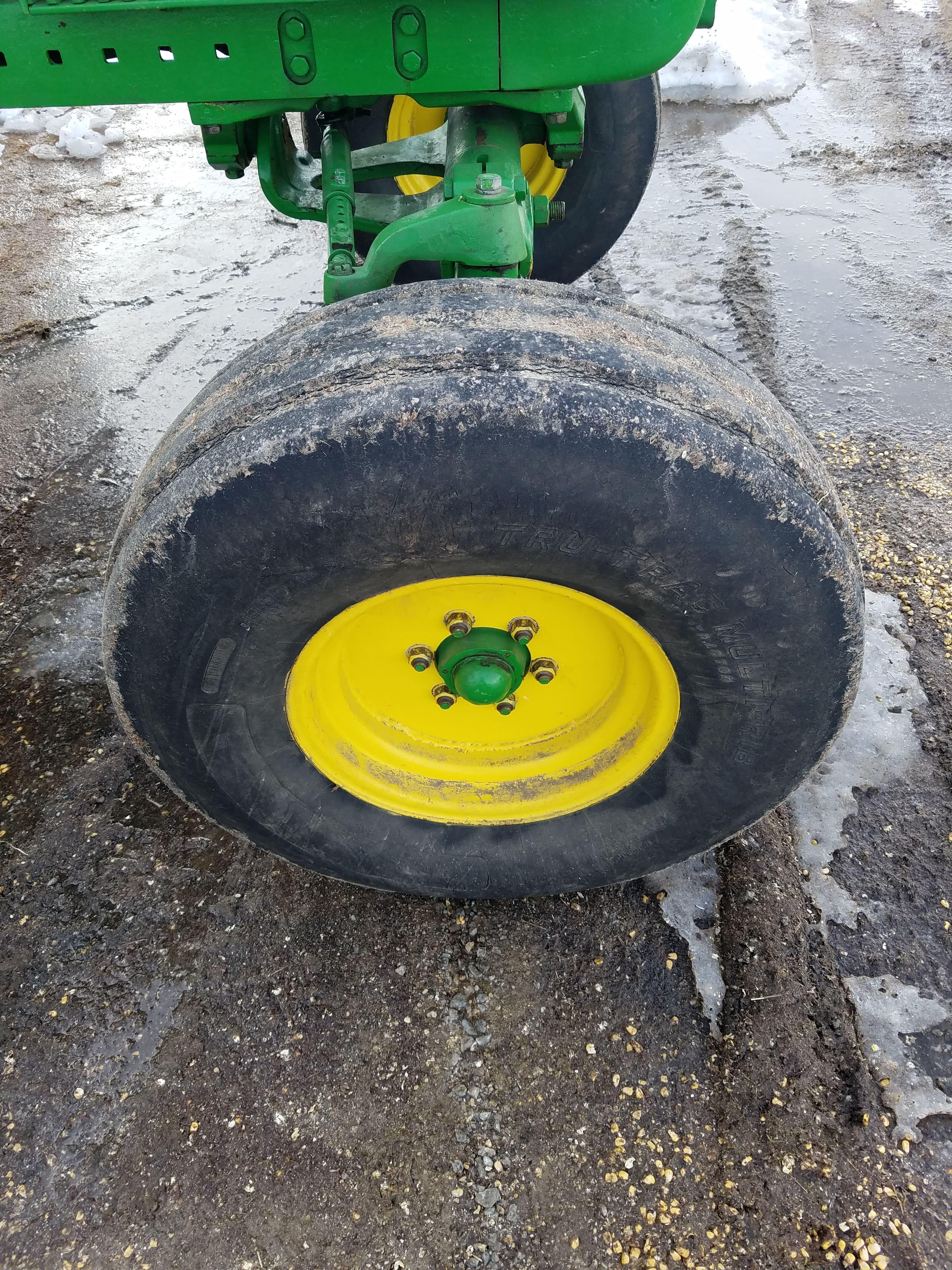 John Deere 4320 Diesel Tractor, Wide Front