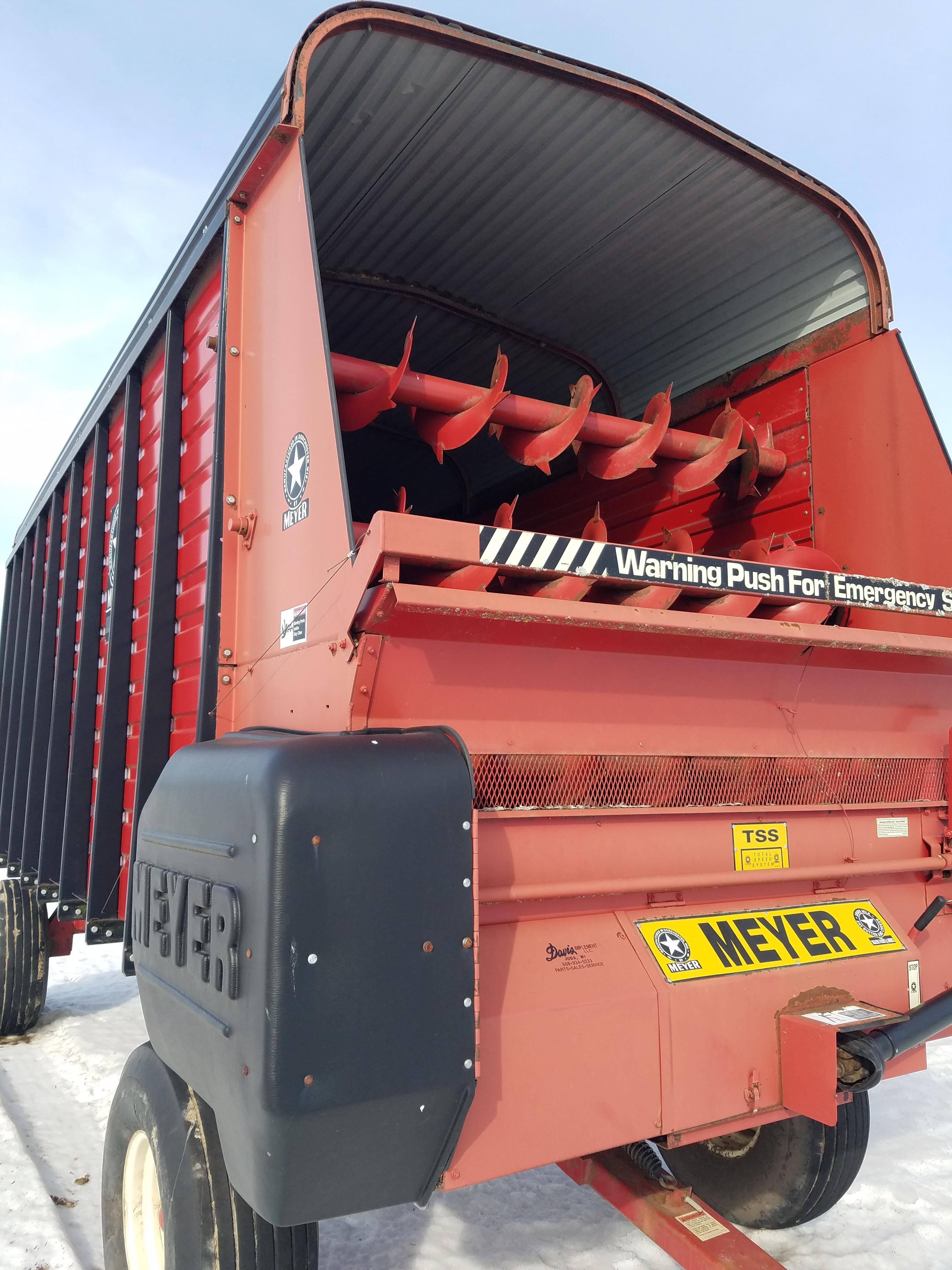 Meyer 4618 Forage Box w/ Meyer X1304 Running Gear