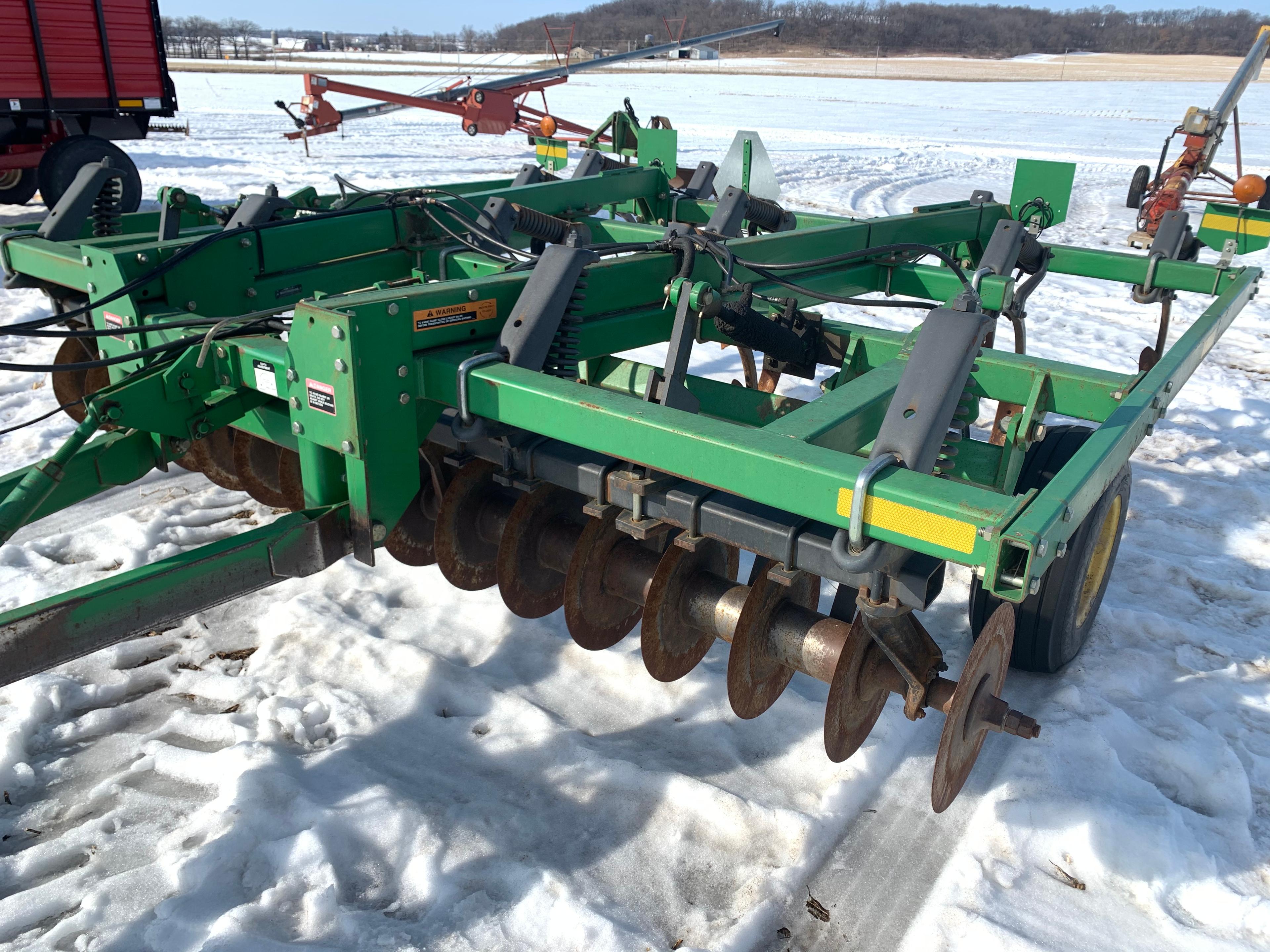 John Deere 714, 9 Shank, 14' Chisel Plow