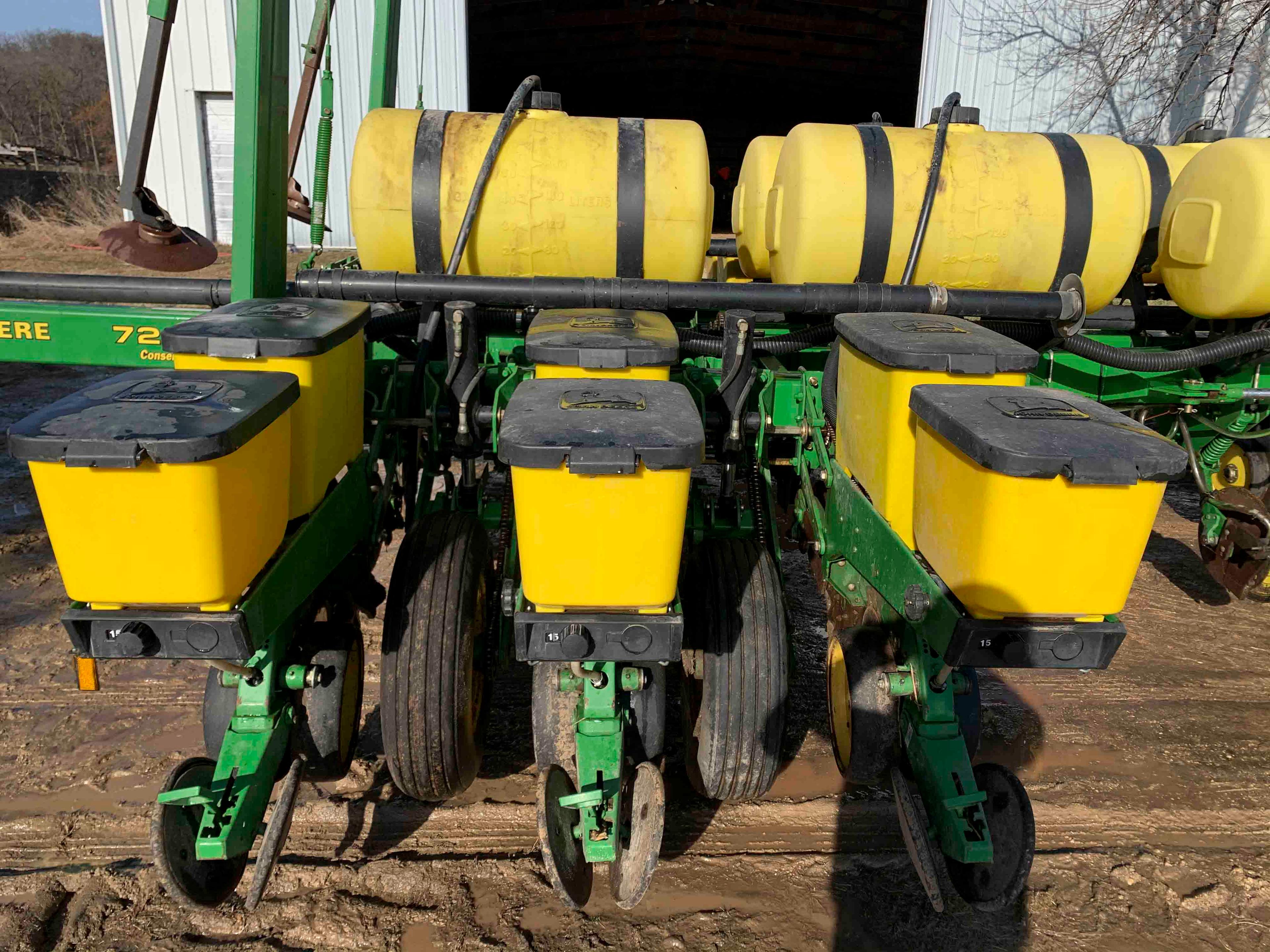 John Deere 7200, 12 Row Narrow, Conservation, Max Emerge 2 Corn Planter