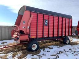 Meyer 4618 Forage Box w/ Meyer X1304 Running Gear