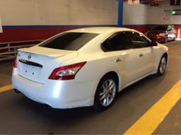 2010 Nissan Maxima ONLY 87K SUPER LOW MILES!!