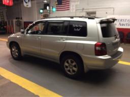 2004 Toyota Highlander LOW Toyota MILES!