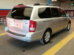 2007 Hyundai Entourage *LOW RESERVE!*