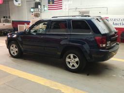 2005 Jeep Grand Cherokee 4x4 LOW MILES!!