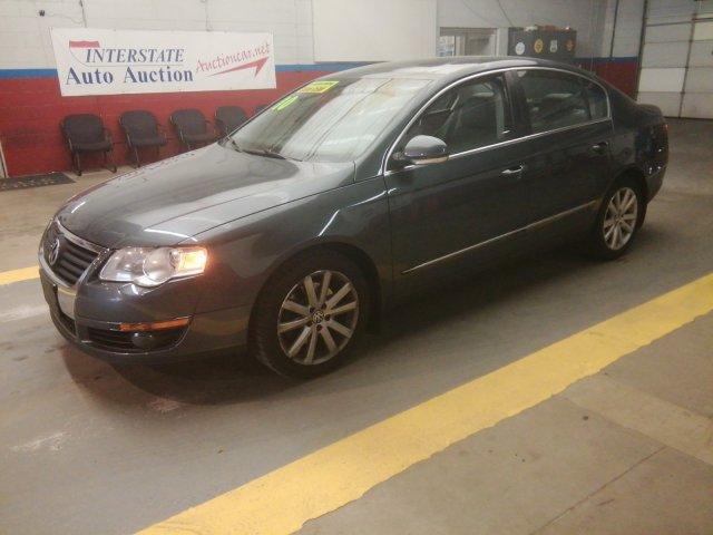 2010 Volkswagen Passat Sedan