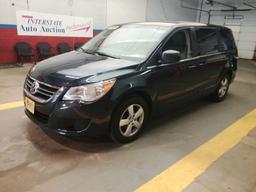 2009 Volkswagen Routan LOW MILES!!