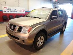 2005 Nissan Pathfinder 4x4 LOW MILES!!