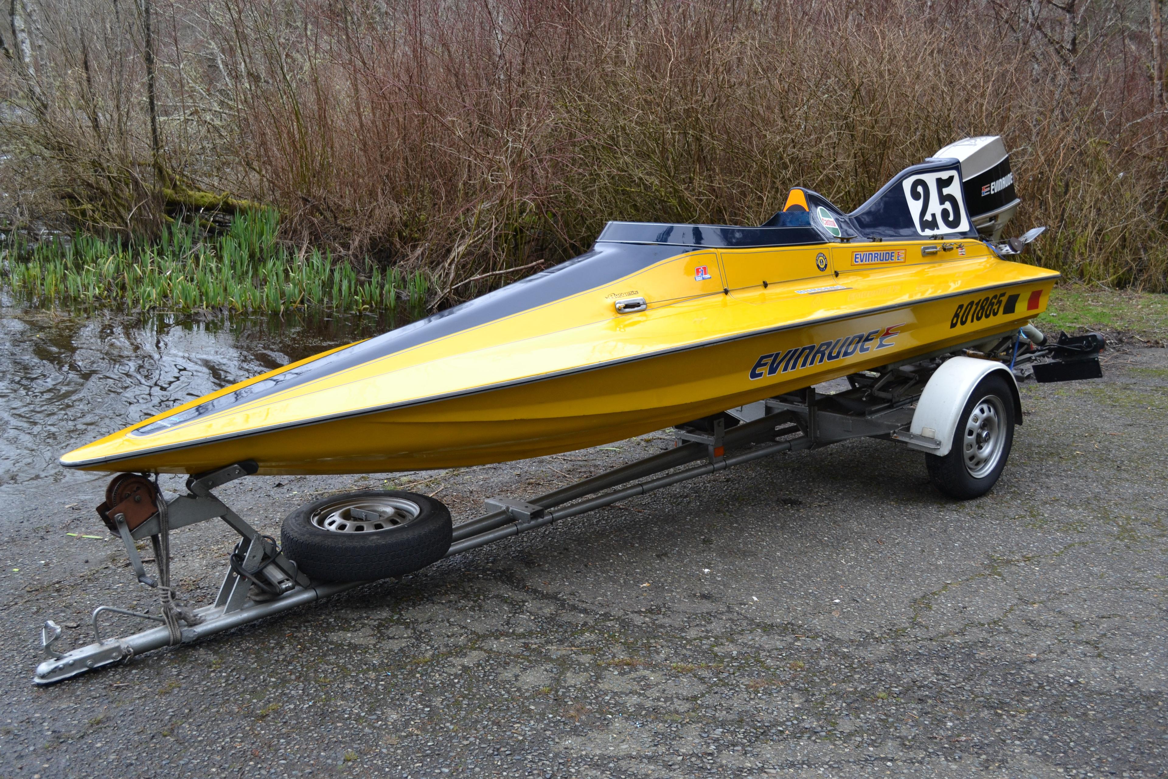 1974 Evinrude Monohull Speed Boat