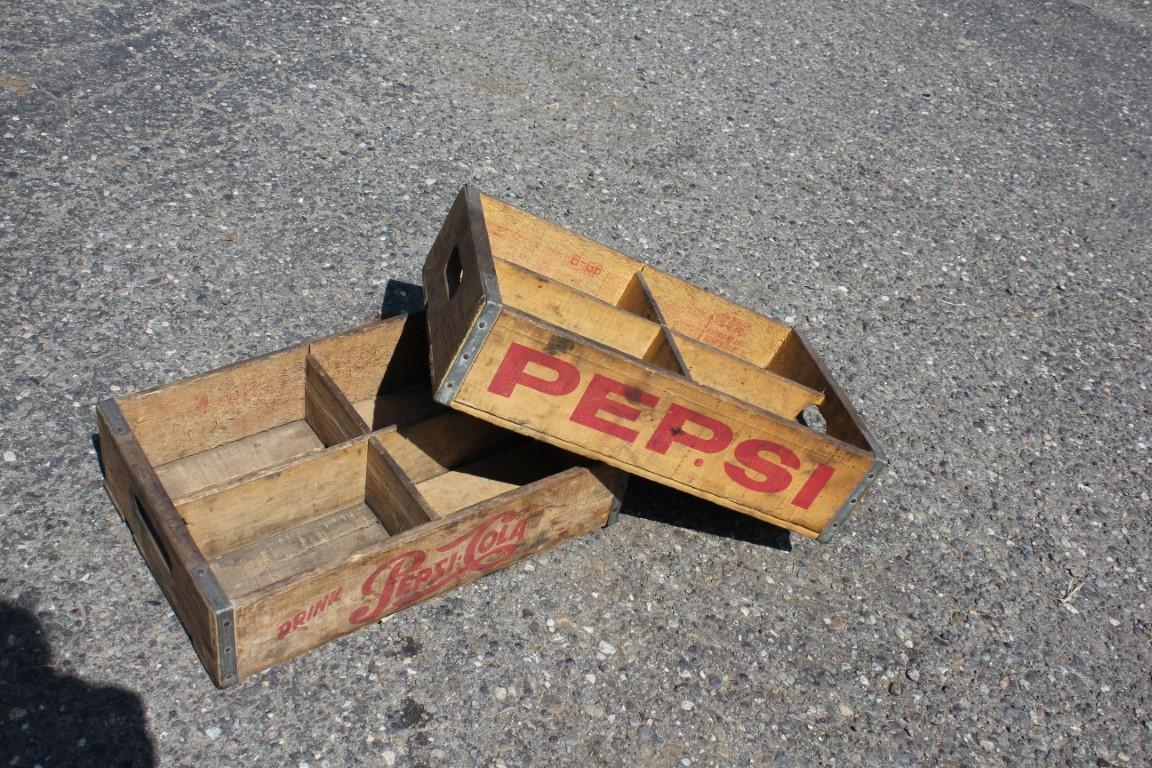 Standard Oil Company Tool Box & Pepsi Crates NO RESERVE