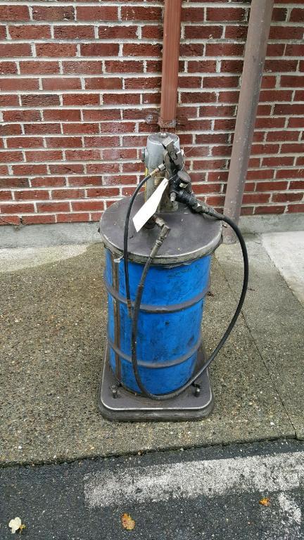 Greaser Pump NO RESERVE