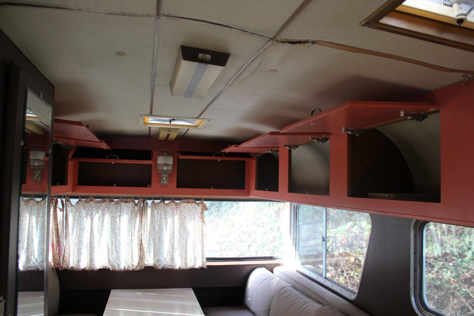 1975 Ford Chinook Camper