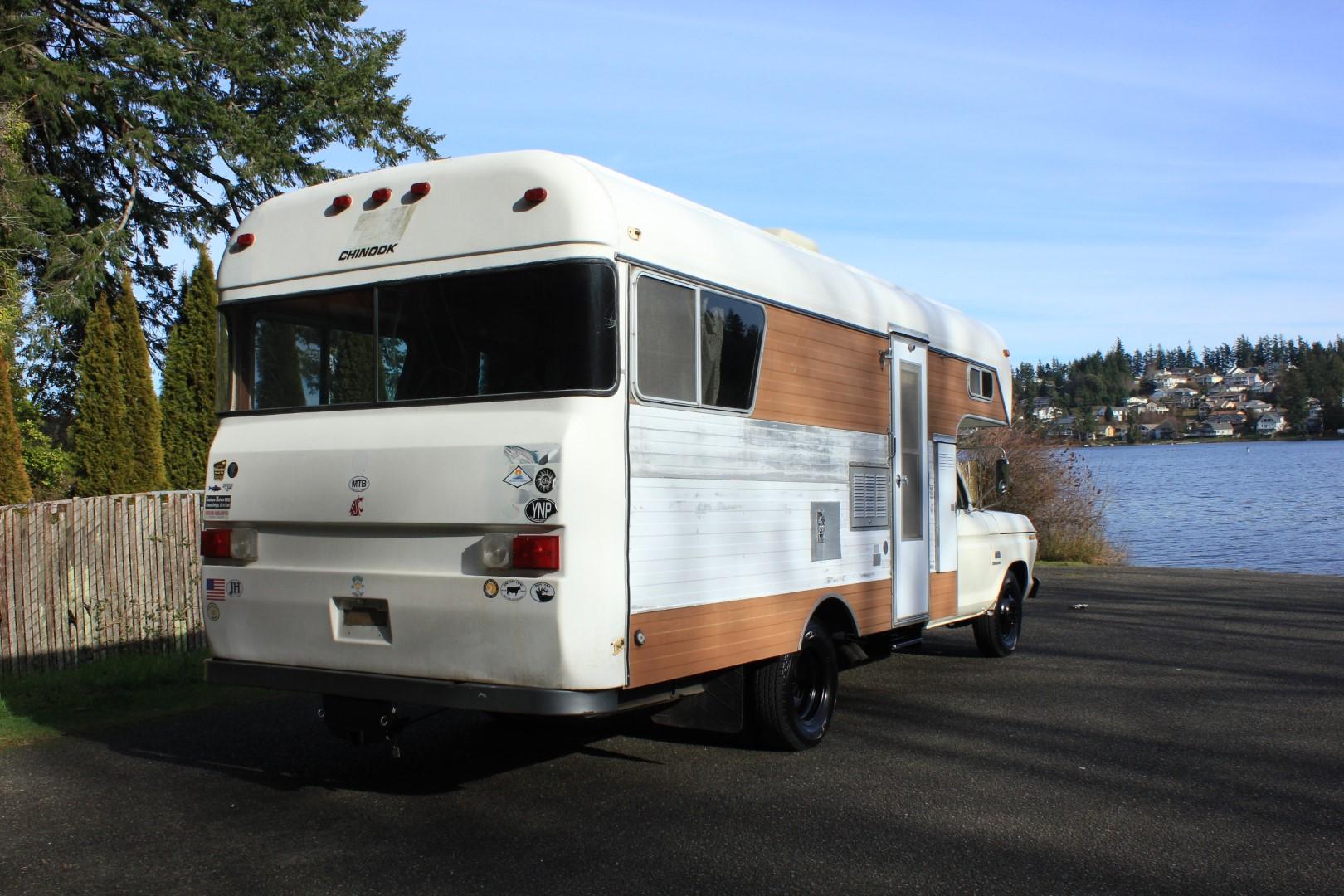 1975 Ford Chinook Camper