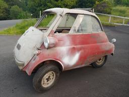 1957 BMW Isetta 300 Sliding Window MotoCoupe “Deluxe” NO RESERVE